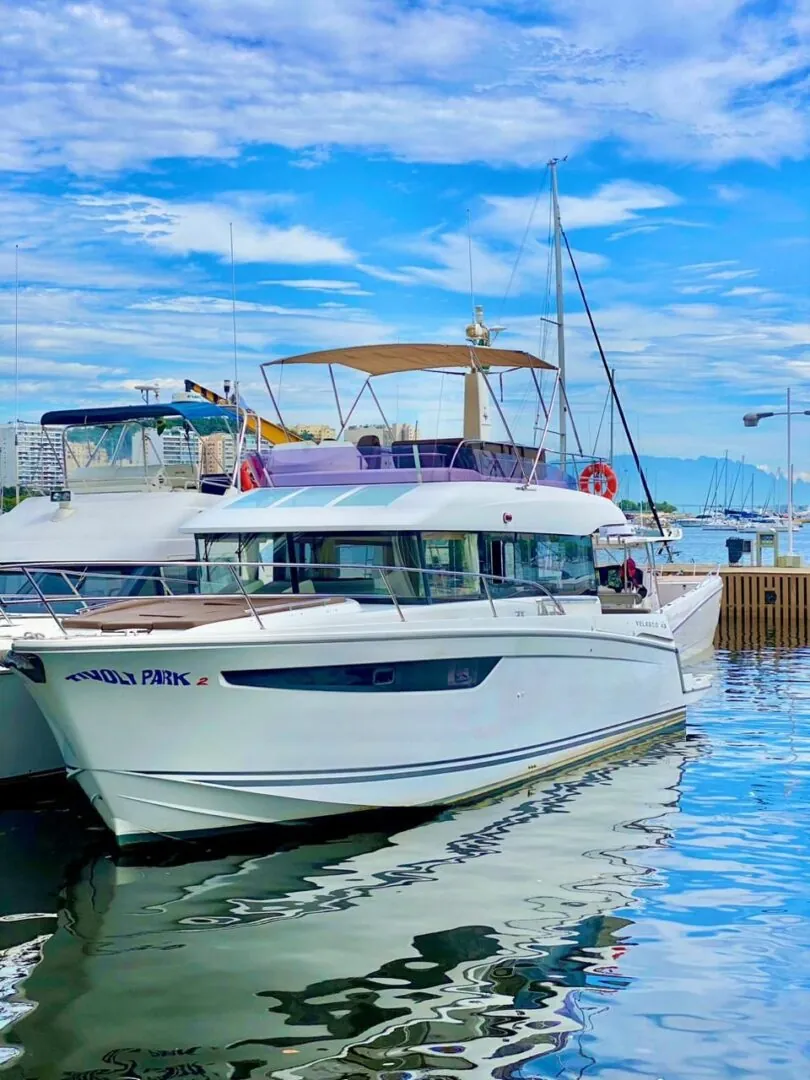 Speedboat charter — Velasco 43'