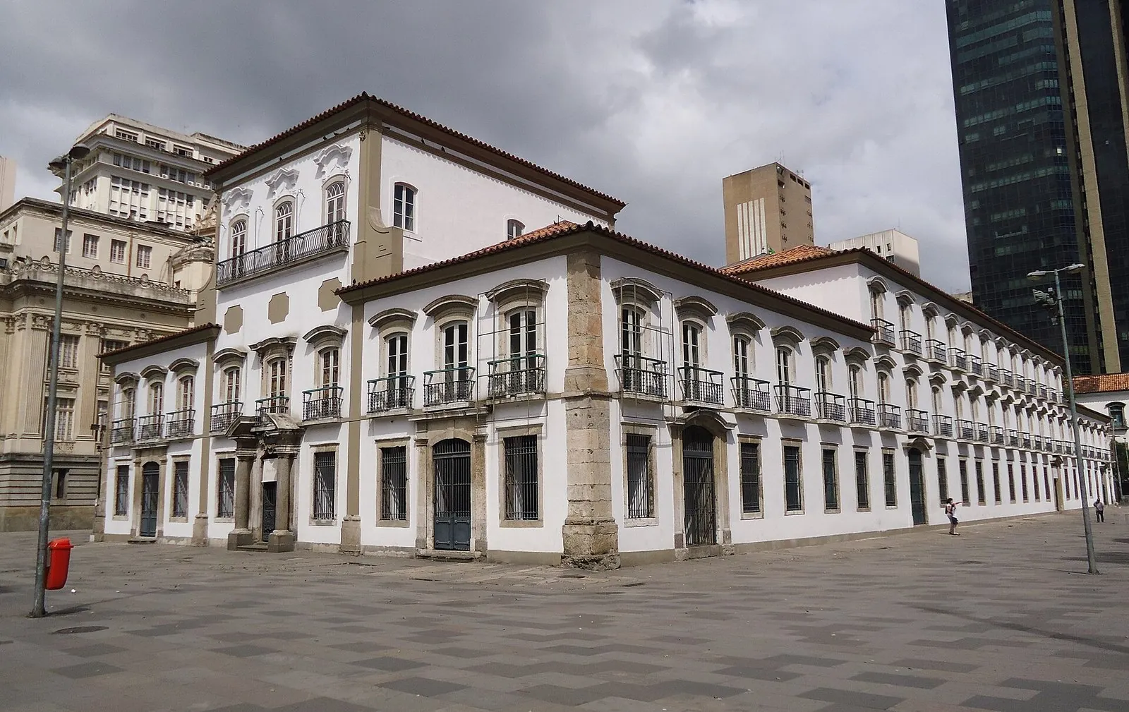Praça XV with Paço Imperial colonnade